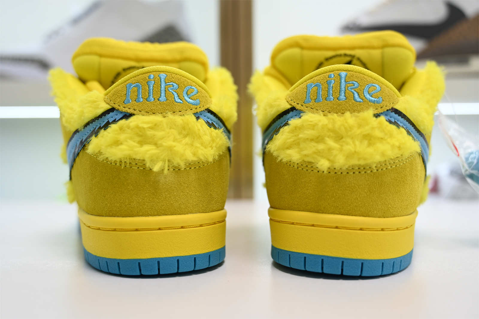 Grateful Dead x Nike SB Dunk Low“ Yellow Bear” CJ5378-700