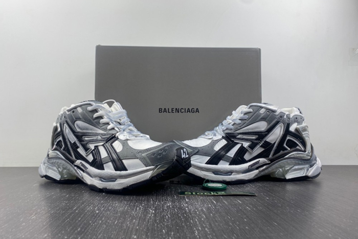 Balenciaga 7.5 677403-W3RB5-9012