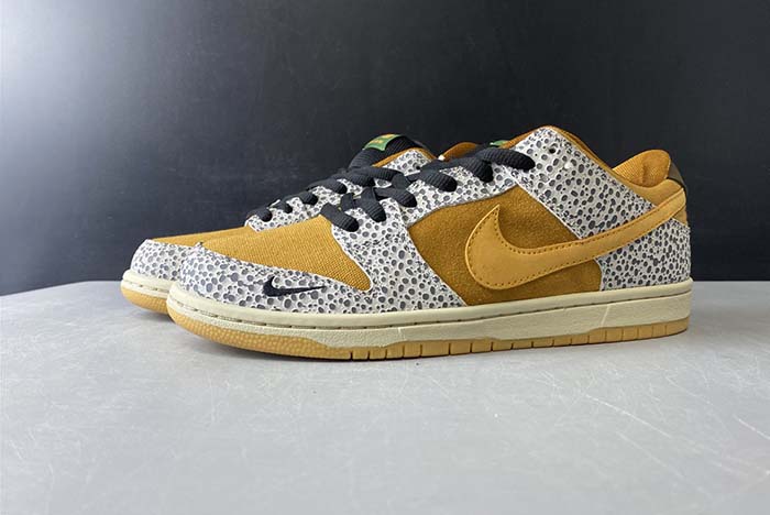 Nike SB Dunk Low “Safari CD2563-002
