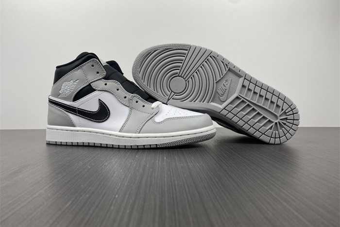 Air Jordan 1 Mid “Light Smoke Grey” 554724-078