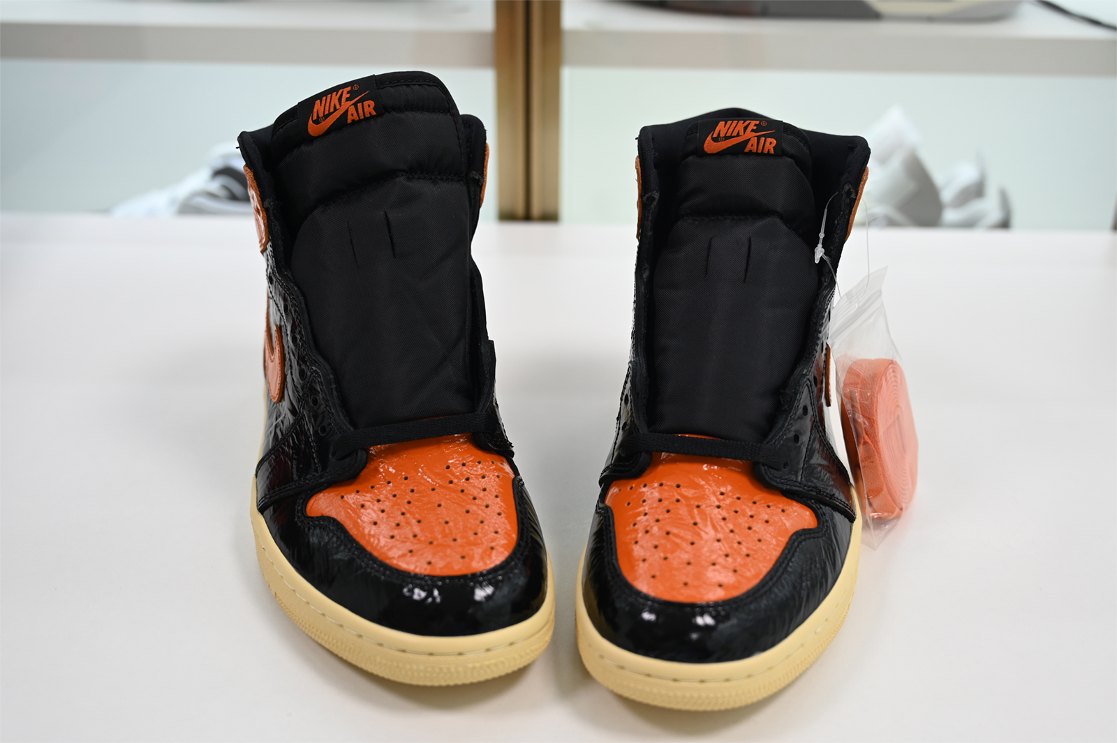 AIR JORDAN 1 SHATTERED BACKBOARD 3.0 555088-028