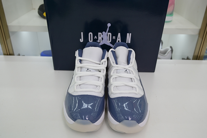 Jordan 11 Retro Low Midnight Navy FV5104-104