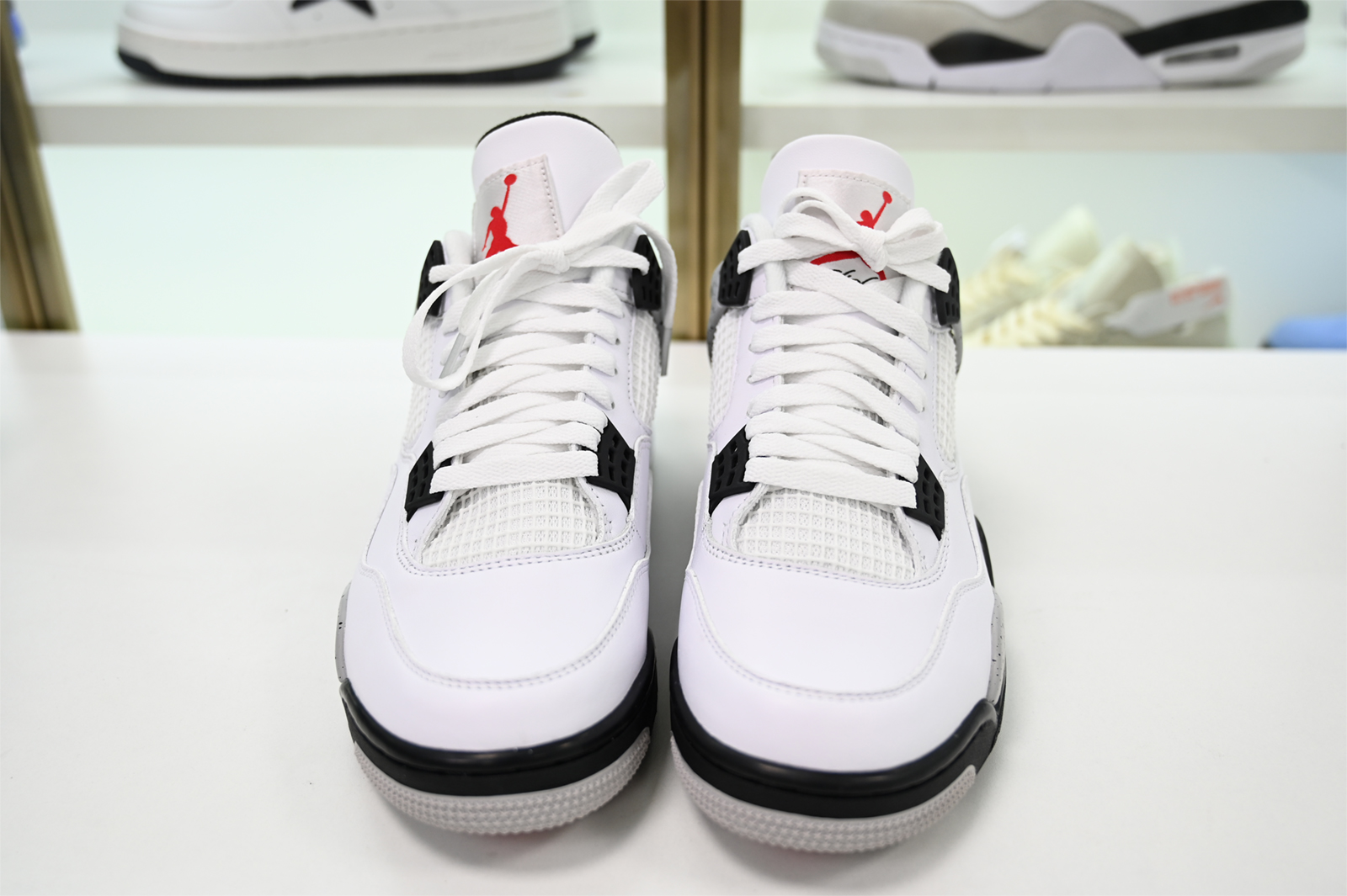 Jordan 4 Retro White Cement 840606-192