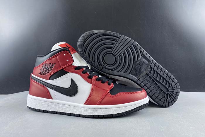 AIR JORDAN 1 MID “CHICAGO BLACK TOE” 554724-069