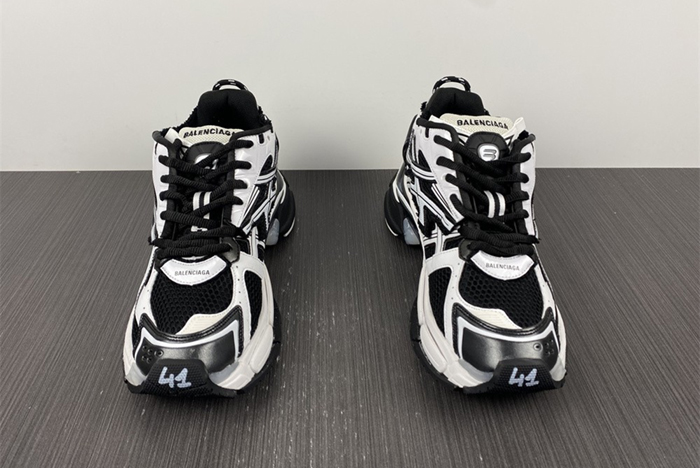 BALENCIAGA -Runner 7.0 WHITE/BLACK  677403 W3RB2 9010
