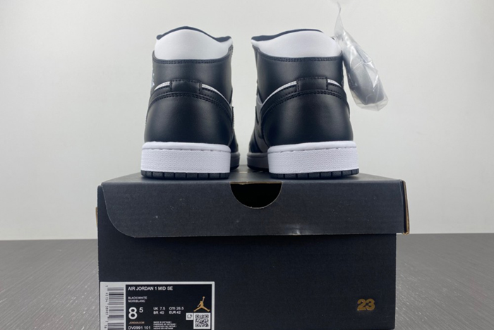 Air Jordan 1 Mid “Panda” DV0991-101