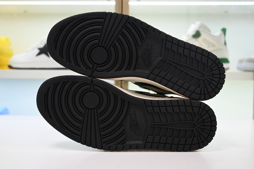 Air Jordan 1 High OG “Dark Mocha 555088-105