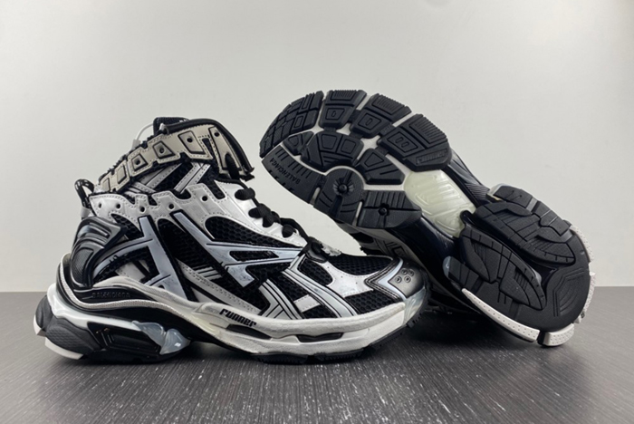 Balenciaga 7.0 Runner High