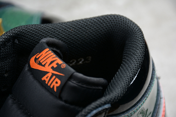 Air Jordan 1 High OG "Solefly Friends & Family" - AV3905-038