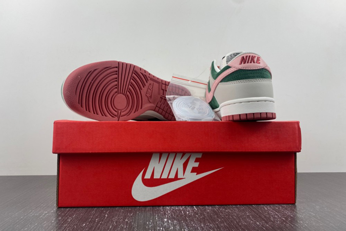 Nike Dunk Low “All Petals United”  FN8923-061