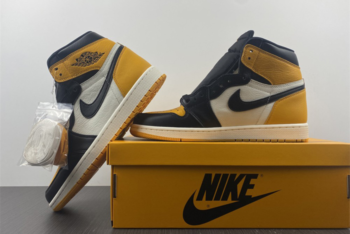 Air Jordan 1 High OG “Yellow Toe” 555088-711