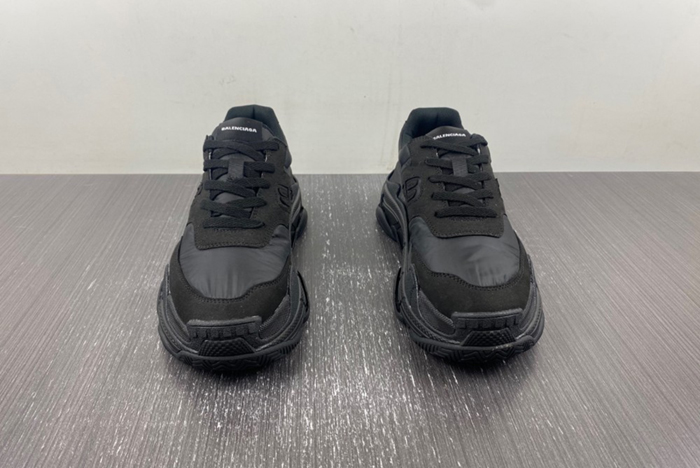 Balenciaga Black Triple S 710157 W3CU1 1000