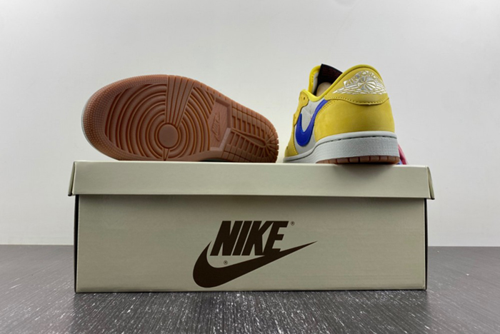 Travis Scott x Air Jordan 1 Low OG 