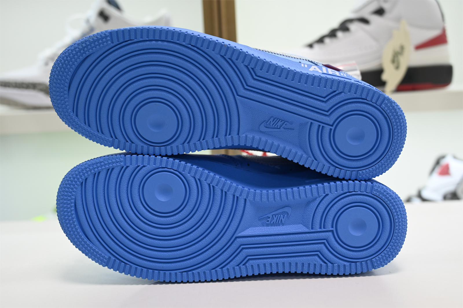 Off-White  NIKE AIR FORCE 1 MCA BLUE CI1173-400