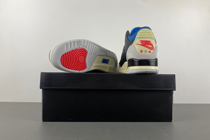 Air Jordan 3 OG Rare Air IB8967-004