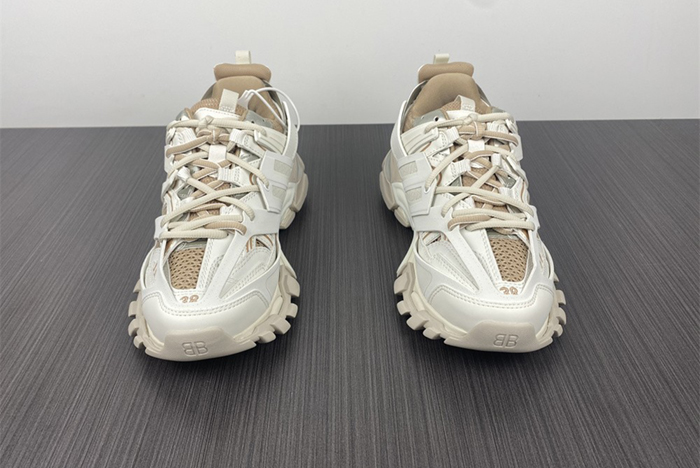 Balenciaga 3.0 Track Sneaker 542023 W3AC4 9062