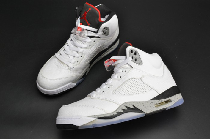 AIR JORDAN 5 RETRO "WHITE CEMENT" mens 136027-104