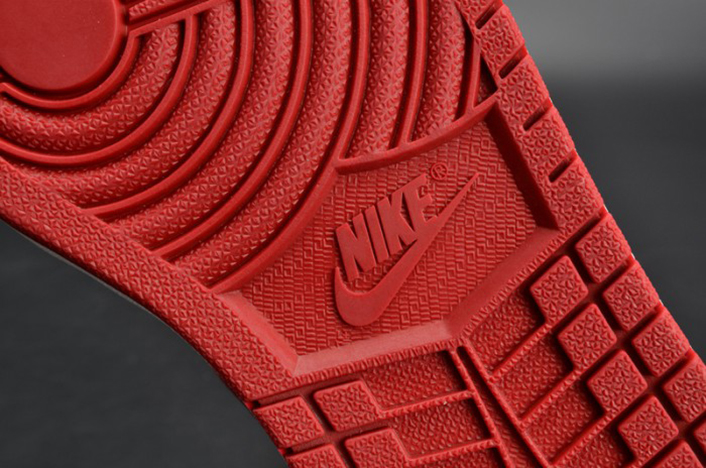 Air Jordan 1 Retro High OG "Banned" red mens 555088-001