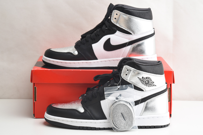 Air Jordan 1 High OG WMNS “Silver Toe” CD0461-001