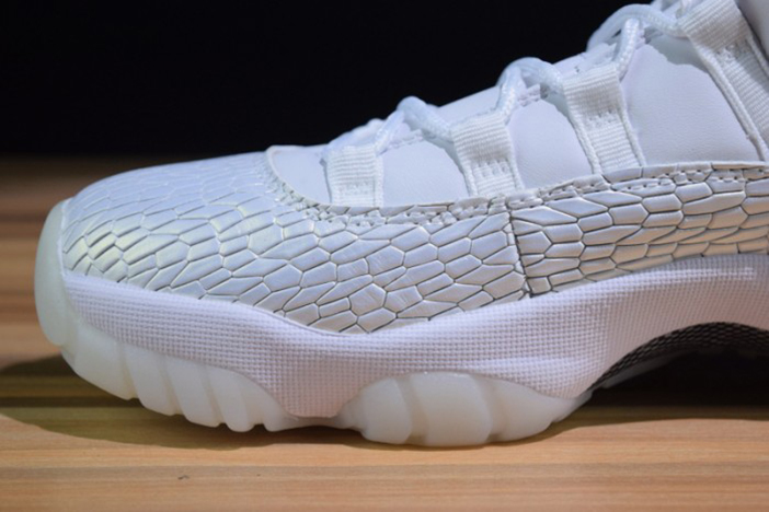 Air Jordan 11 Low Heiress Frost White 897331-100