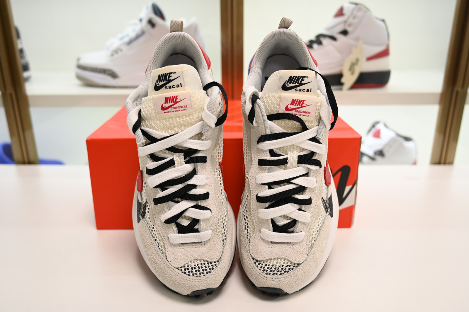 Sacai x Nike white red CV1363-100