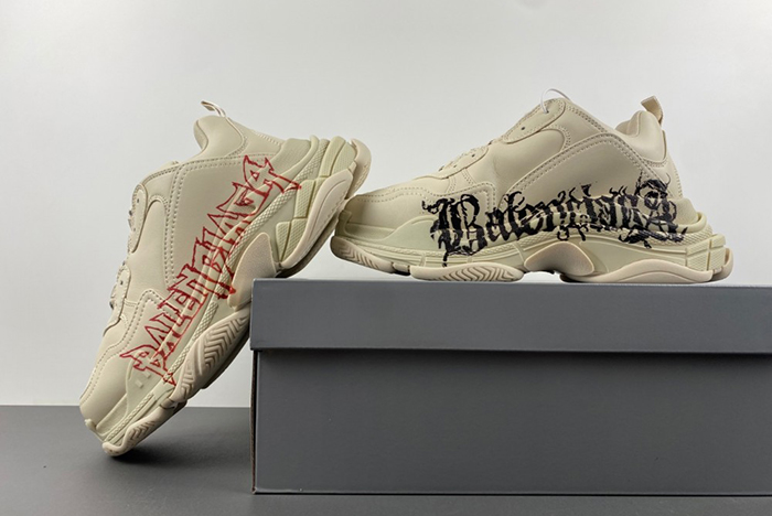 BALENCIAGA CREAM ‘TRIPLES’ SNEAKERS sail 536737 W2FAY 9016