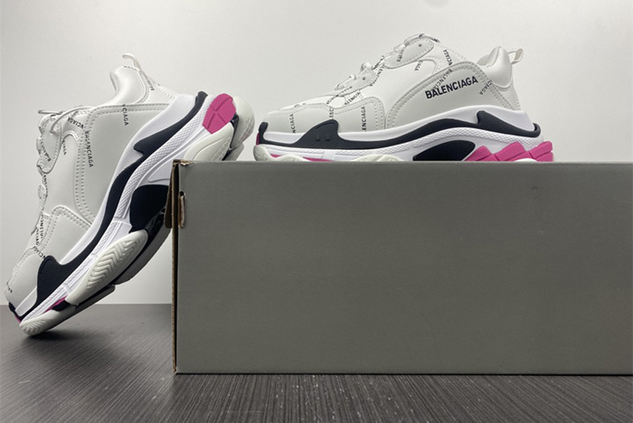 Balenciaga Triple S Black Sneaker  524039 W2FA4 9155