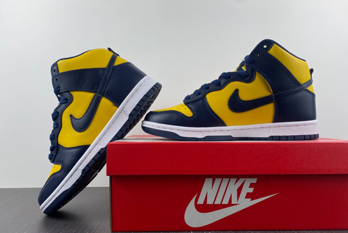 NIKE SB DUNK HIGH Michigan CZ8149-700