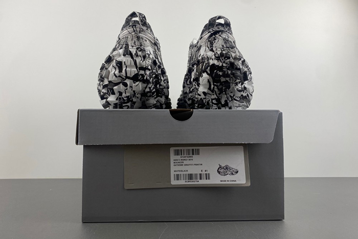BALENCIAGA Graffiti Print Bouncer Sneakers 685613 W2RG19010