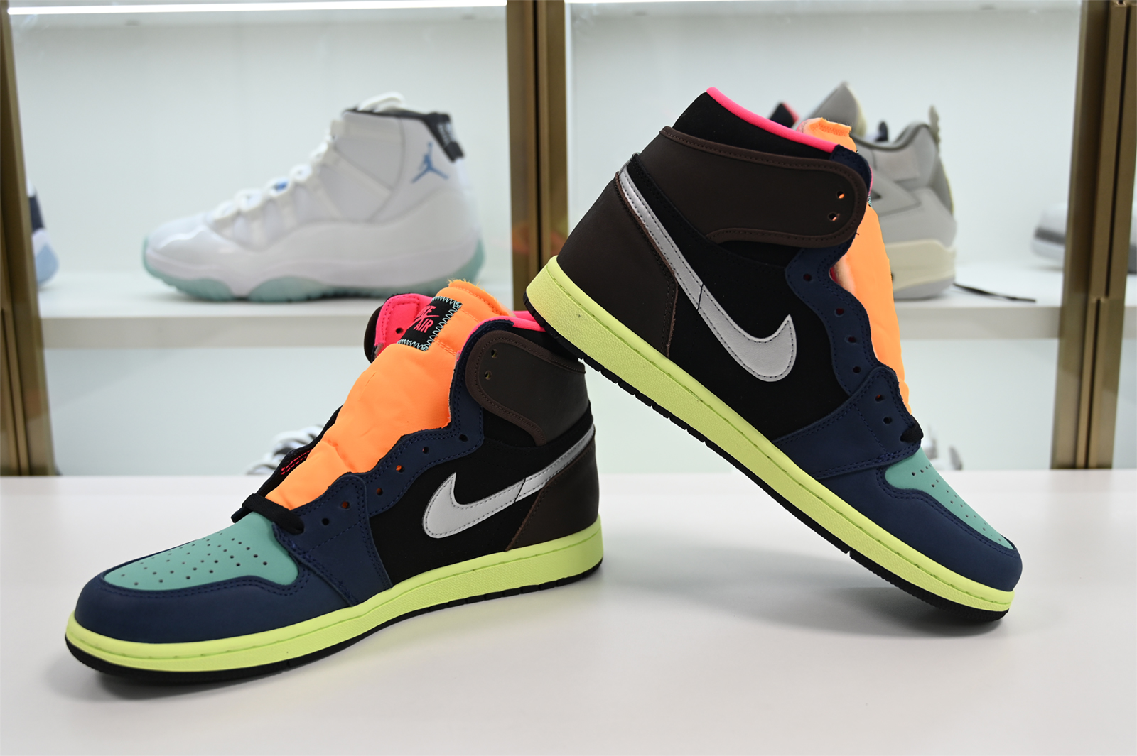 Jordan 1 High OG “Bio Hack” 555088-201