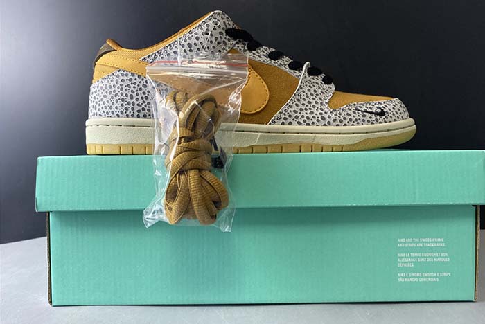 Nike SB Dunk Low “Safari CD2563-002