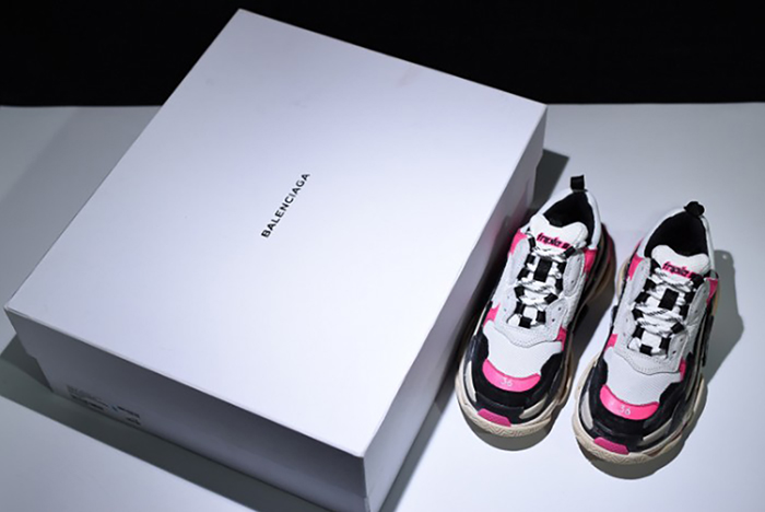Balenciaga 17Fw Triple S Black Pink Women Sneaker 483523-W06E3-8080
