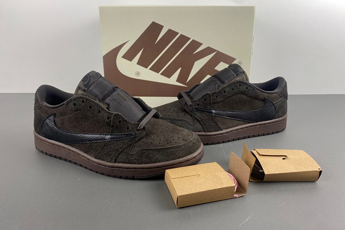 Travis Scott x Air Jordan 1 Low OG DM7866-202