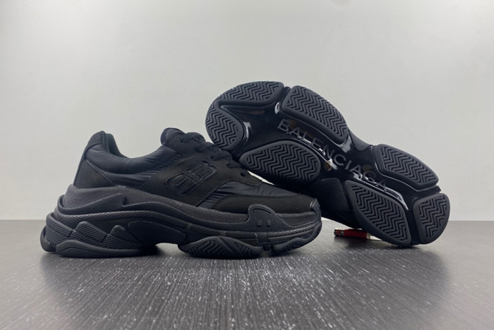 Balenciaga Black Triple S 710157 W3CU1 1000