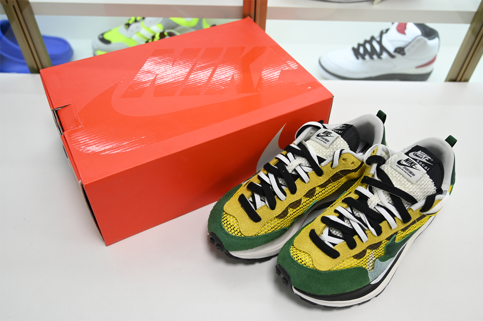 Nike Vaporwaffle sacai Tour Yellow Stadium Green CV1363-700