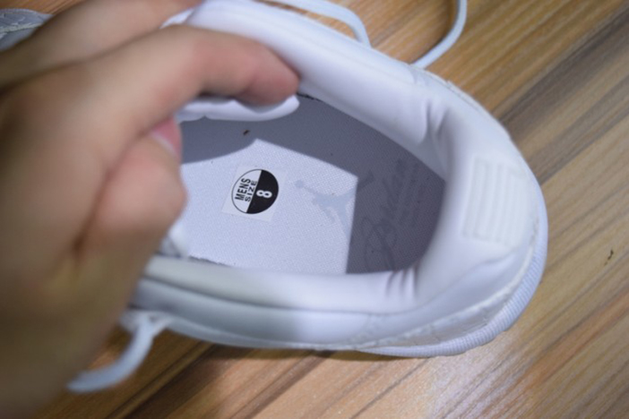 Air Jordan 11 Low Heiress Frost White 897331-100