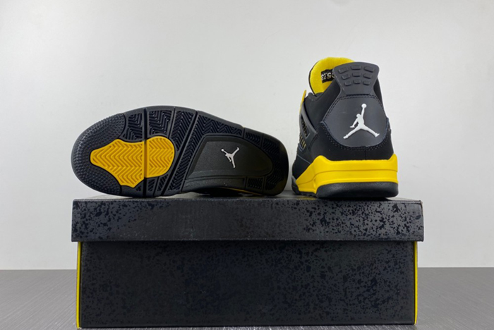 Jordan 4 Retro Thunder (CUSTOM EDITION) - DH6927-017