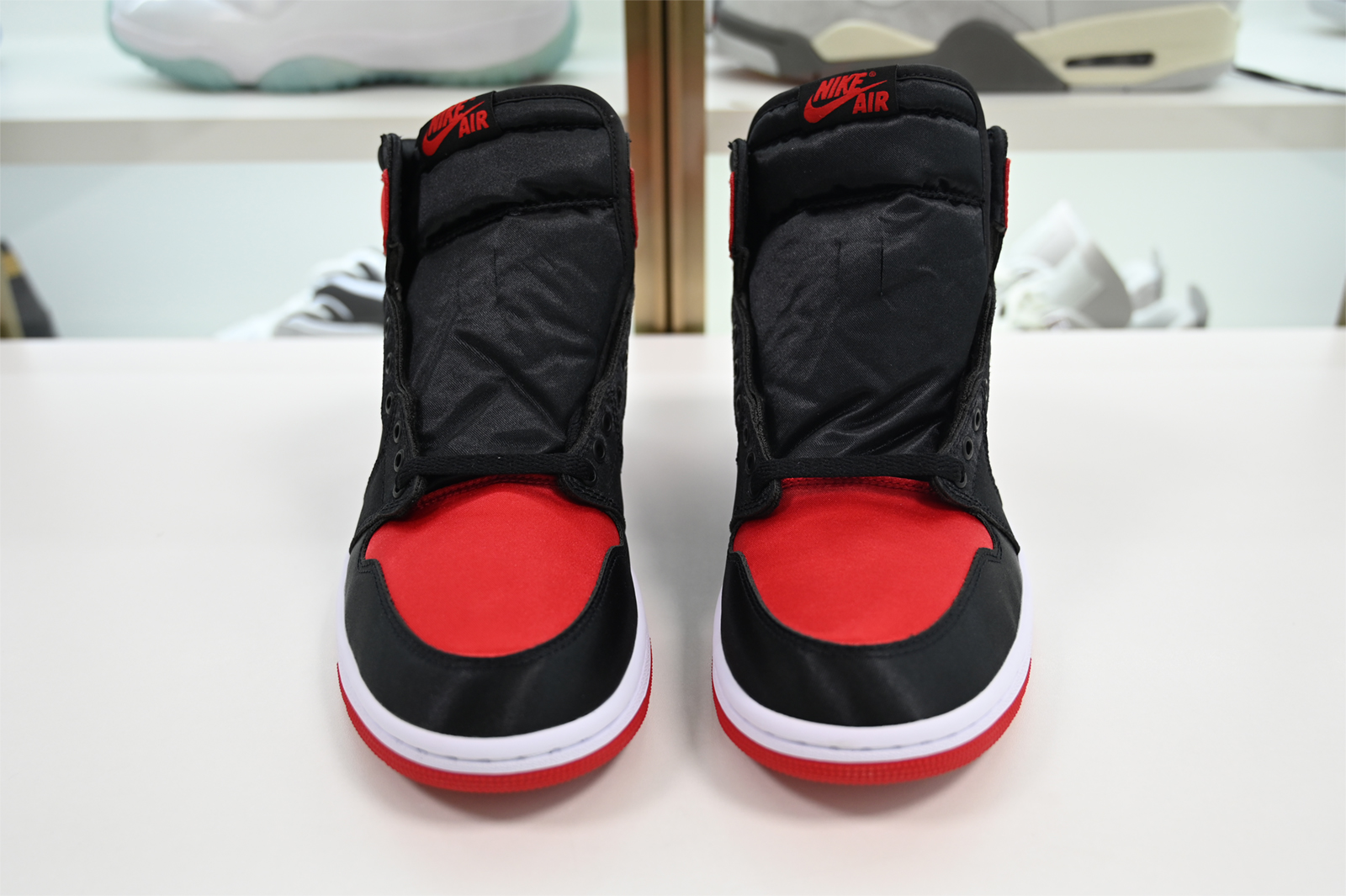 Air Jordan 1 High OG WMNS Satin Bred FD4810-061