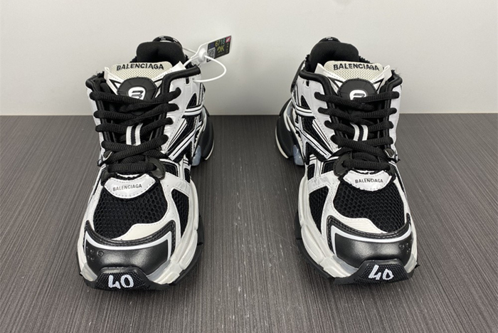 BALENCIAGA -Runner DARK GREY 677403 W3R82 9010