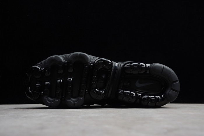 Nike Air VaporMax Plus Triple Black | 924453-004