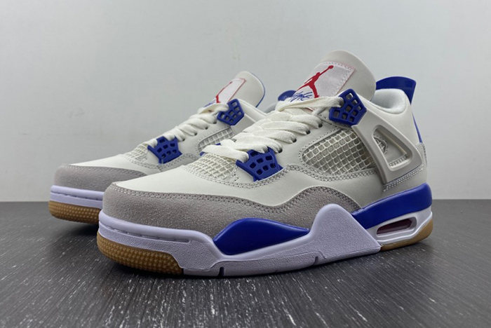 Nike SB x Air Jordan 4 DR5415-107