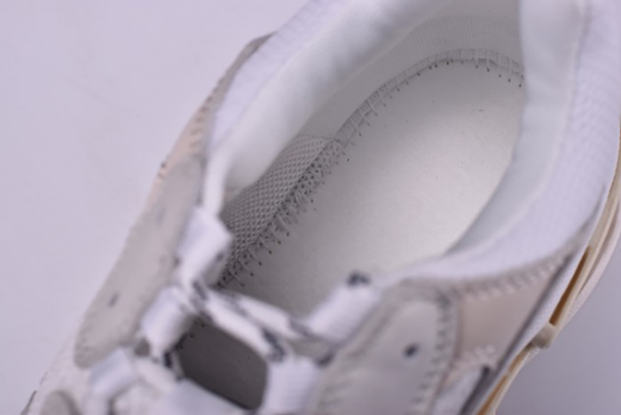 BA17FW TRIPLE S 490671-W06F1-9000