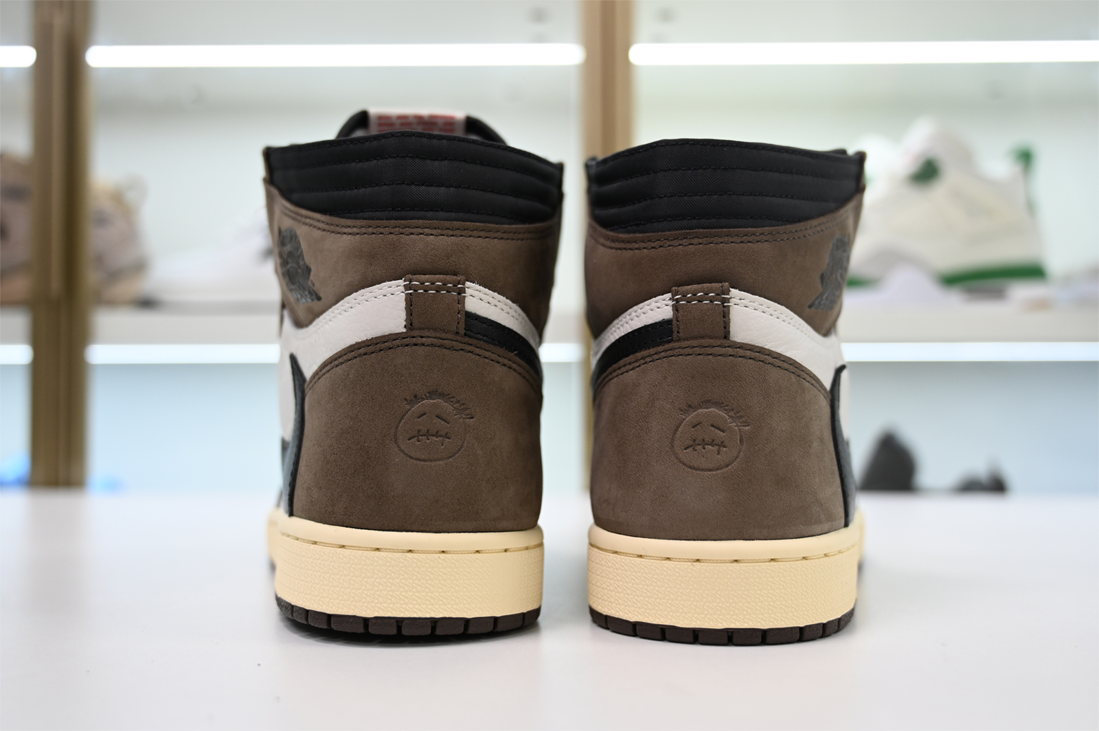 JORDAN 1 RETRO HIGH TRAVIS SCOTT CD4487-100