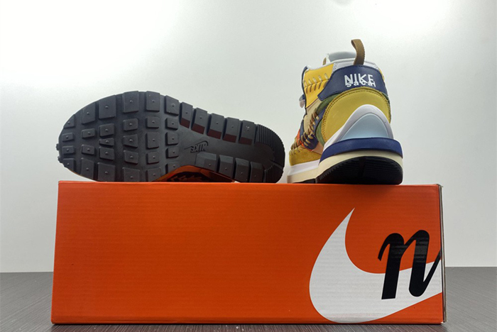 Sacai x Jean PauGaultier x Nike VaporWaffle DH9186-200