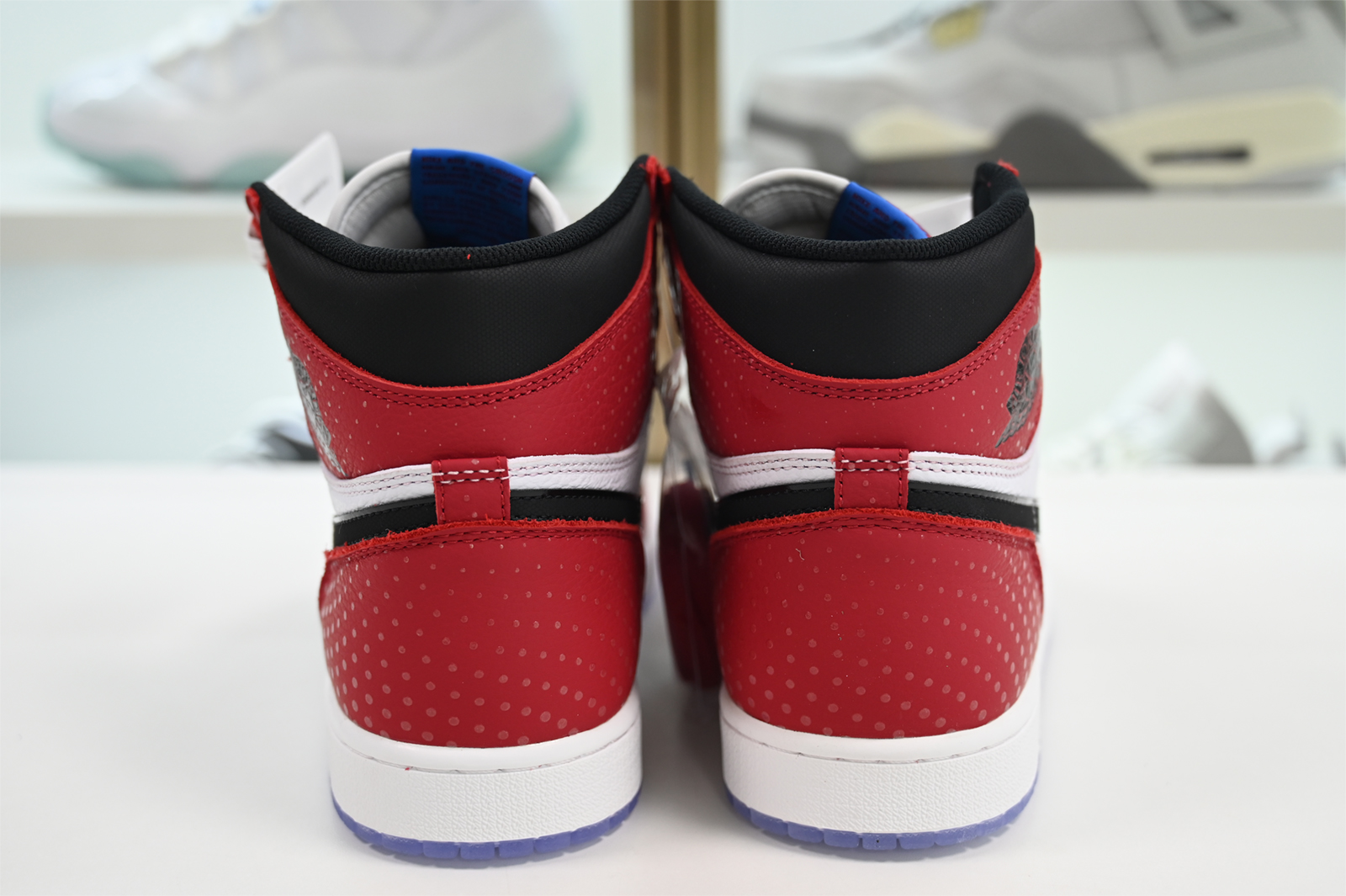 Jordan 1 Retro High Spider-Man Origin Story - 555088-602