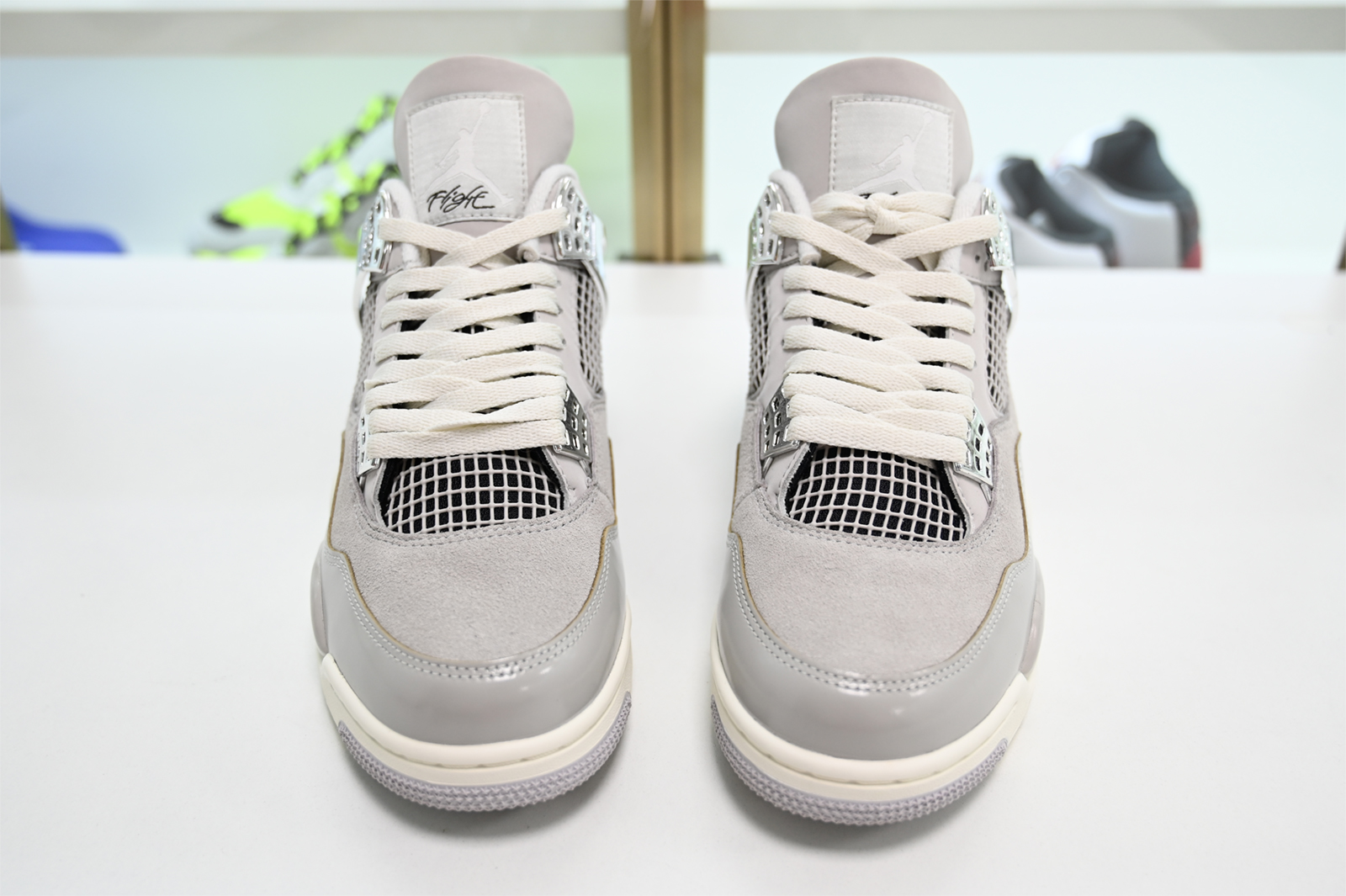 Air Jordan 4 Womens Frozen Moments AQ9129-001