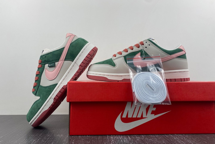 Nike Dunk Low “All Petals United”  FN8923-061