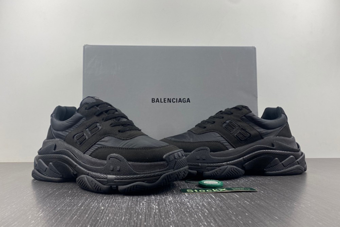 Balenciaga Black Triple S 710157 W3CU1 1000