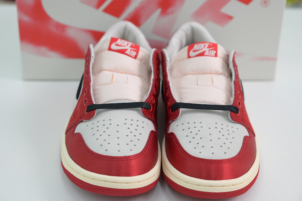 Jordan 1 Retro Low OG Trophy Room Away FN0432-100