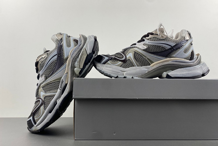 Balenciaga 7.5-2 779066-W3RBXP-2000